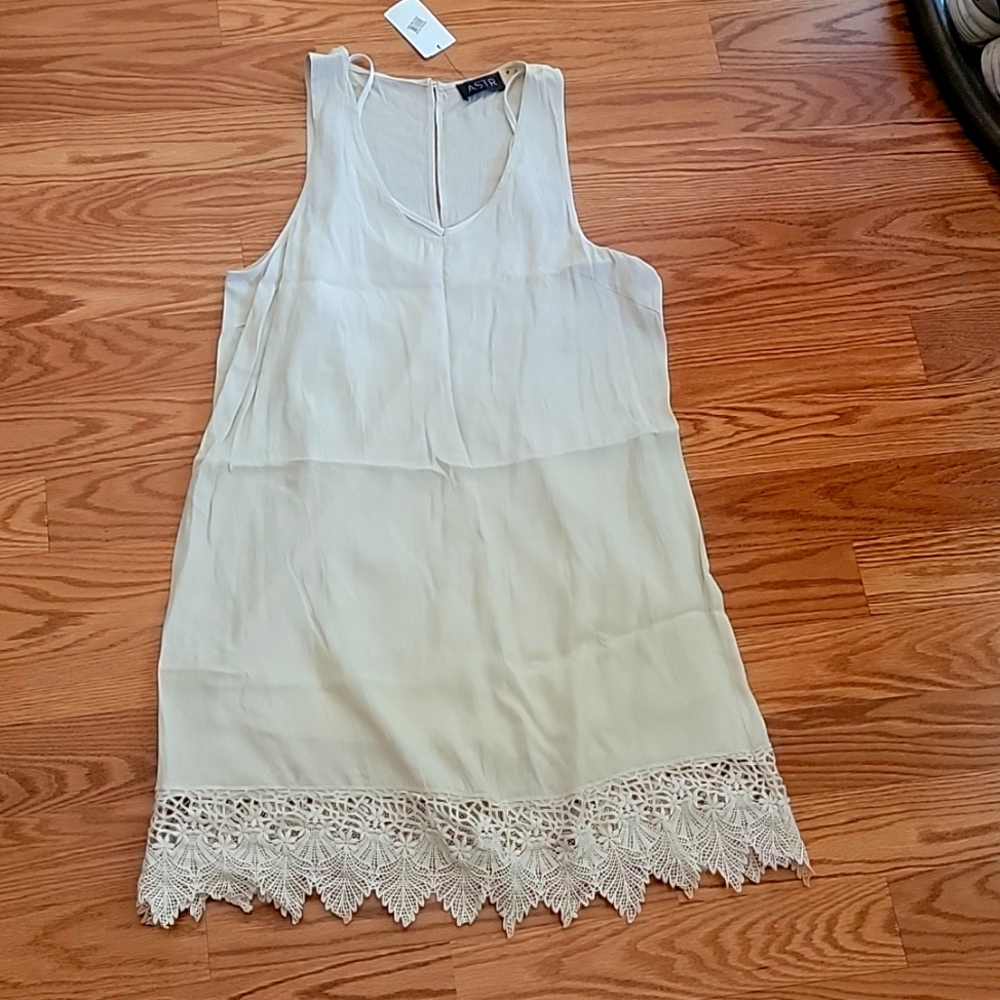Astr Sleeveless Shift Dress